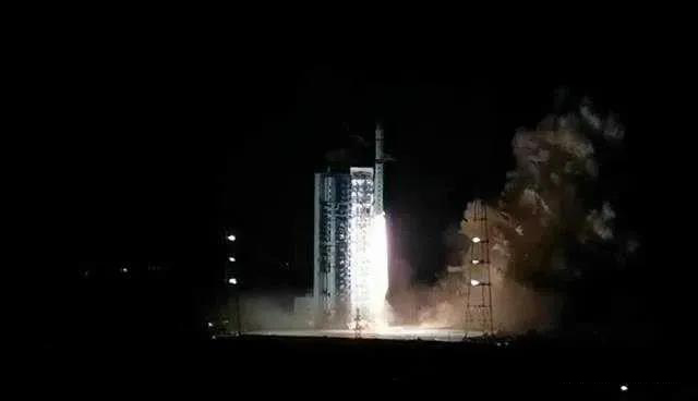 最新！金紫荊衛(wèi)星二號(hào)發(fā)射成功，順利入軌